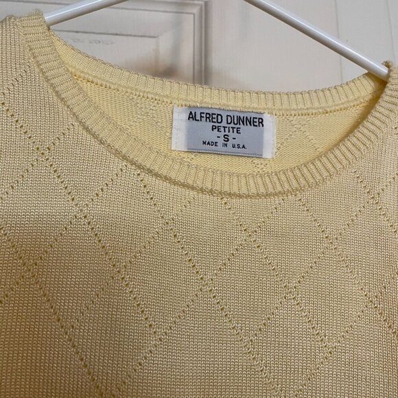 Womens Alfred Dunner Short Sleeve Sweater Shirt Yellow Diamond Knit Size SP - Picture 2 of 3